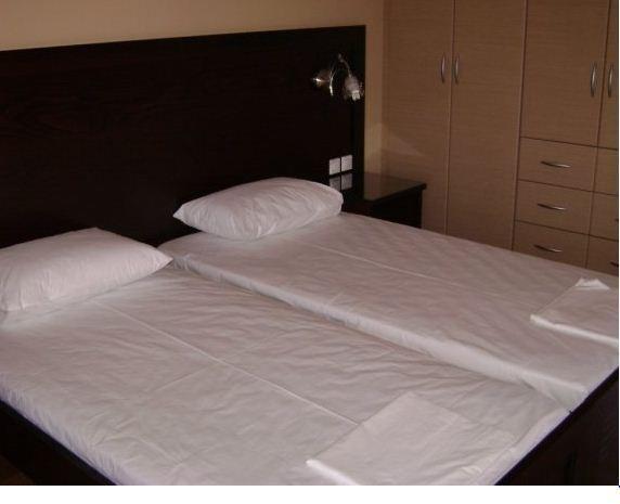 Pantheon Hotel & Suites Nerotriviá Habitación foto