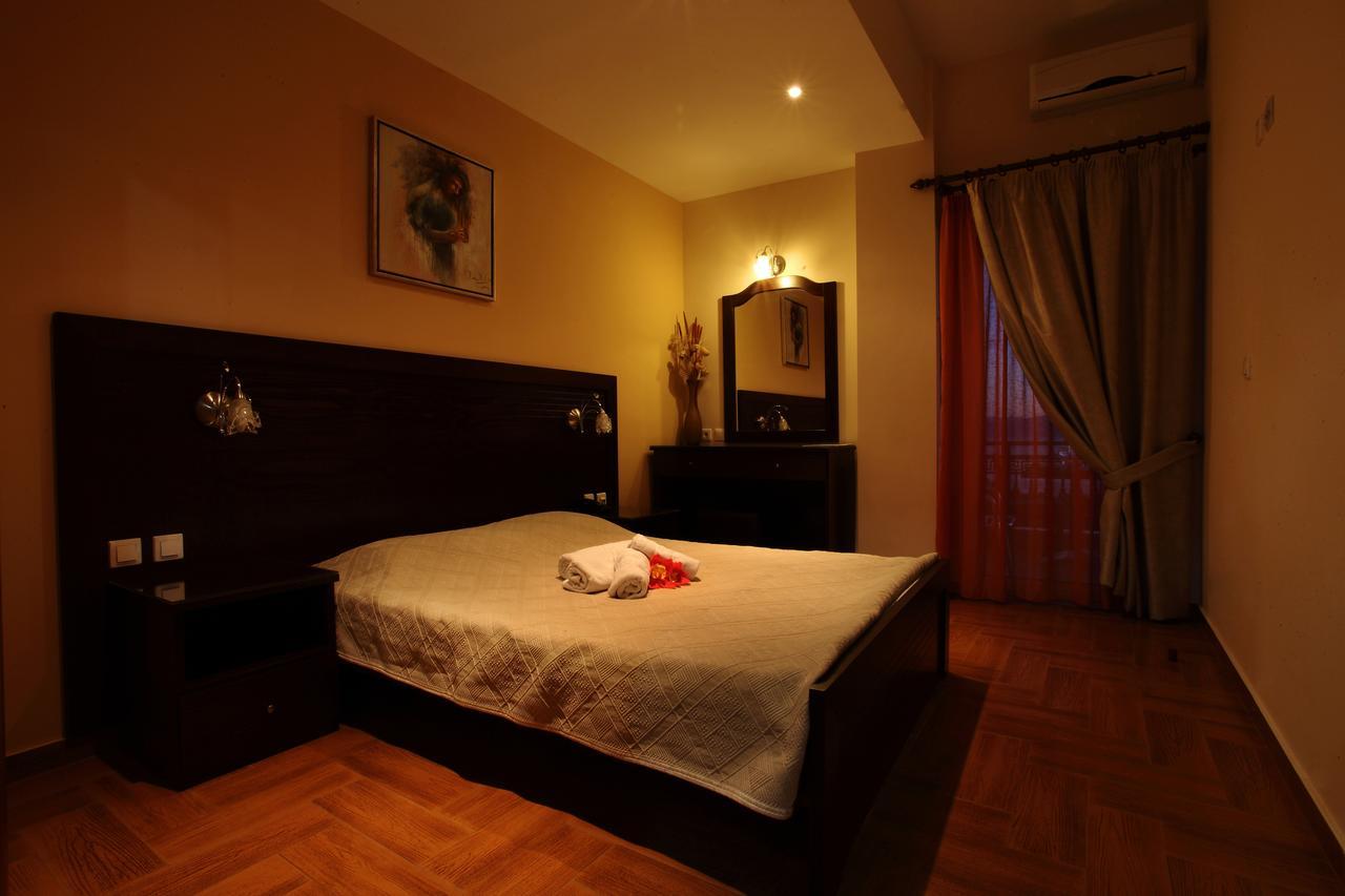 Pantheon Hotel & Suites Nerotriviá Habitación foto